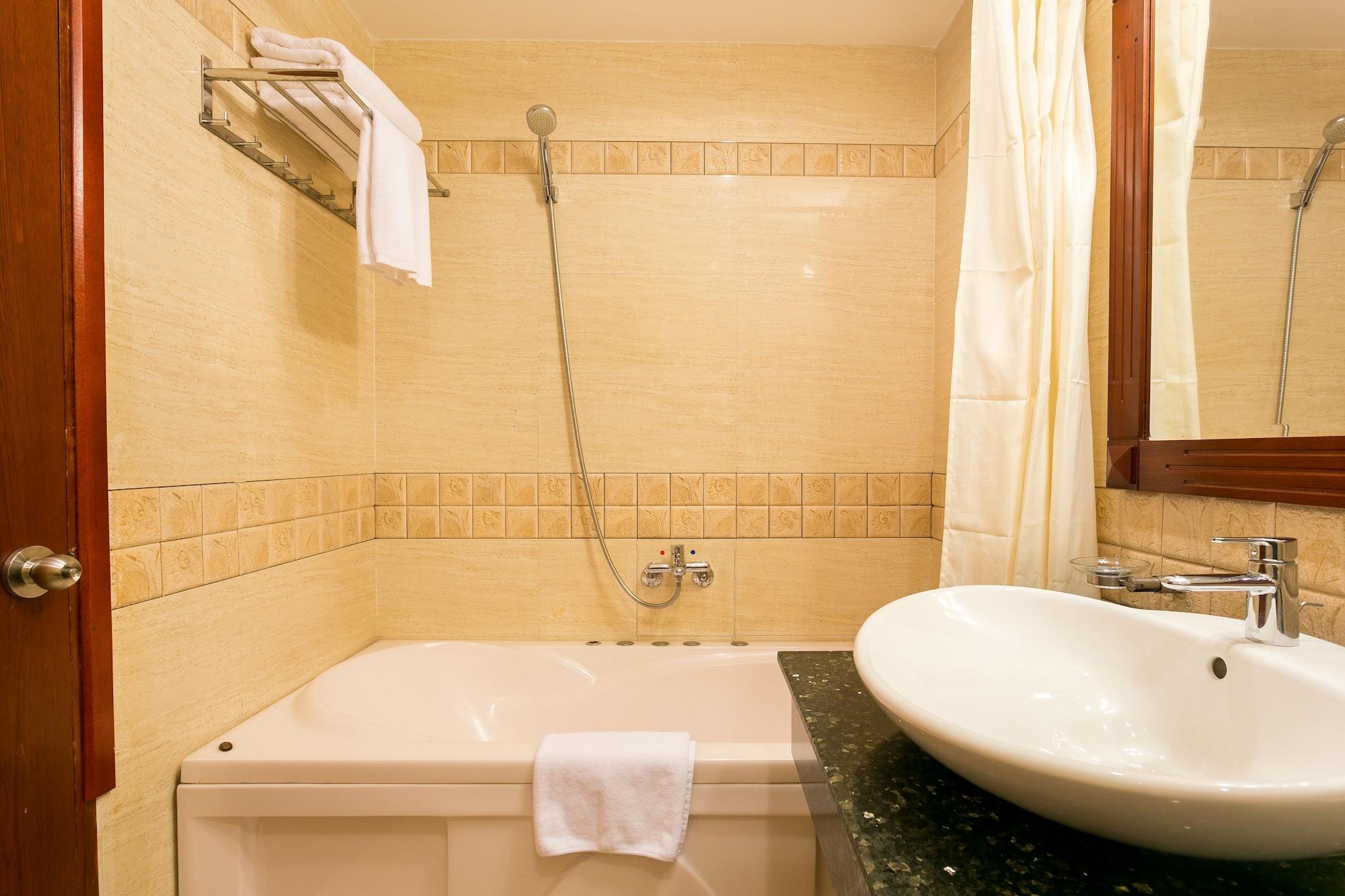 La Paix Sai Gon - Boutique Hotel Хошимин Экстерьер фото