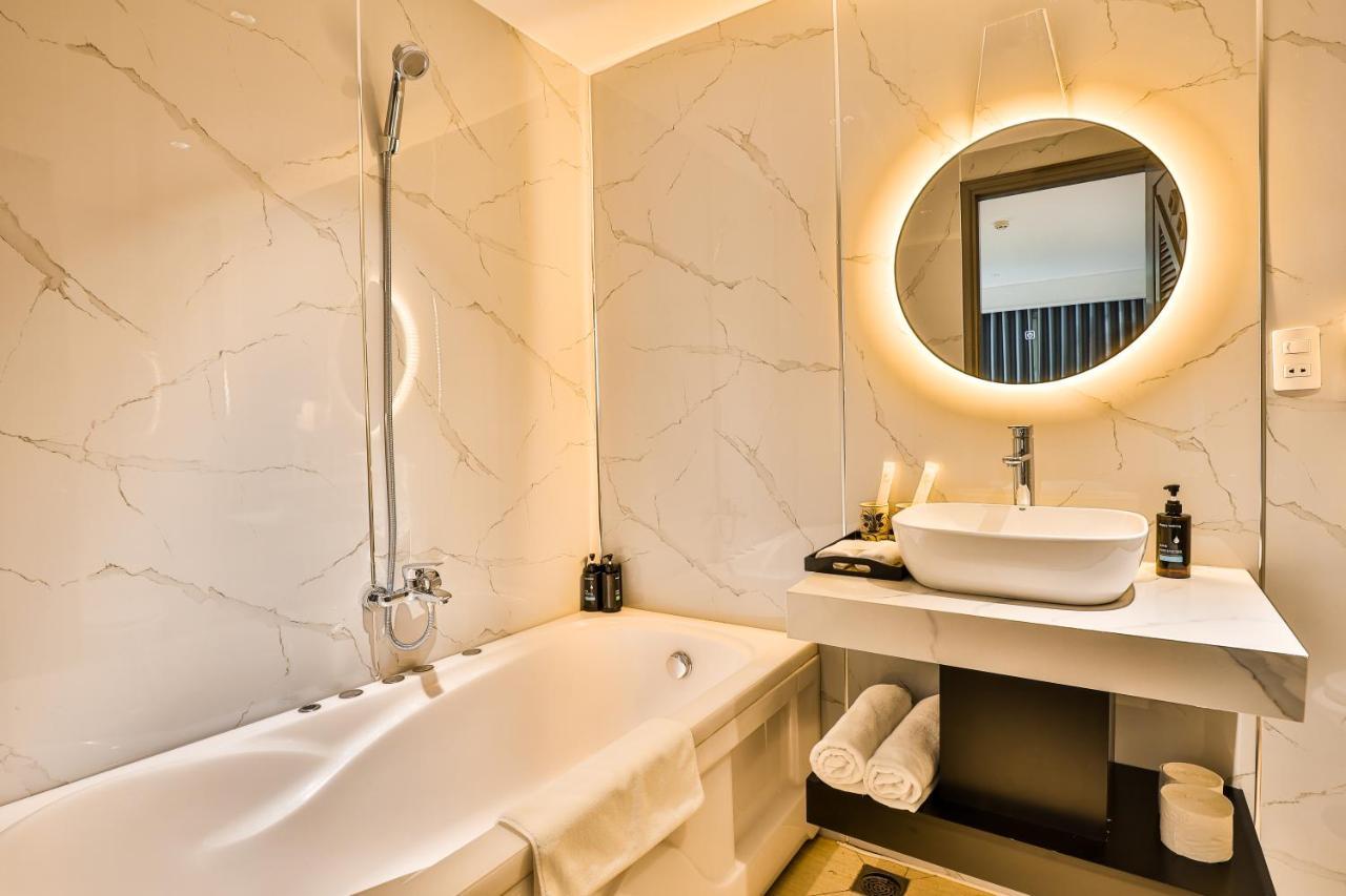 La Paix Sai Gon - Boutique Hotel Хошимин Экстерьер фото